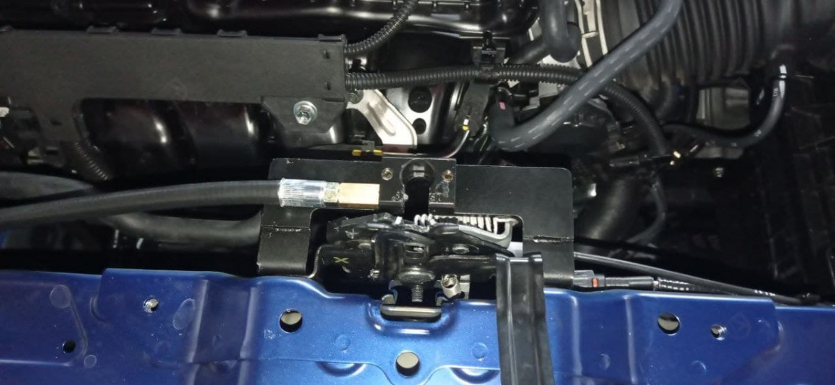 Toyota RAV 4 установка Pandora DXL 4790 и замка капота Defen Time Pro
