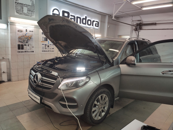 Mercedes GLE установка Pandora DXL 4710 и замка капота